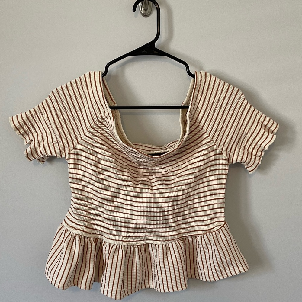 Cropped Off Shoulder Top 🤎
